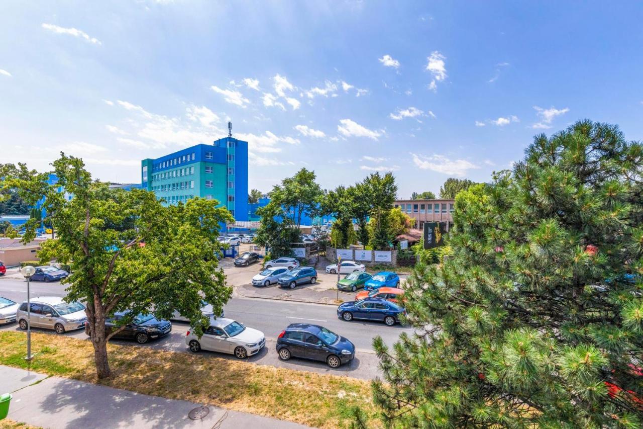 Apartment 20 Minutes From City Center W Netflix, Coffee Or Tea & Parking Bratislava Exterior foto