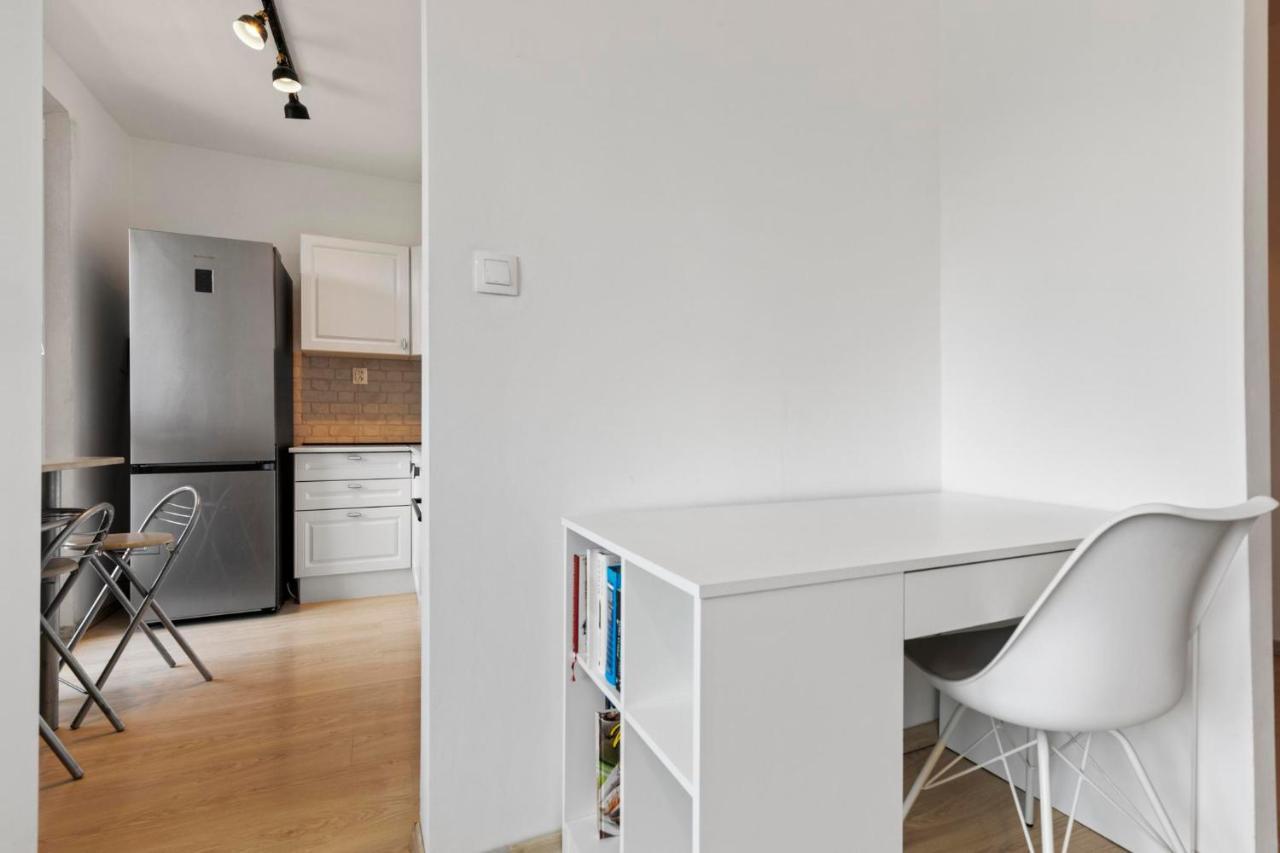Apartment 20 Minutes From City Center W Netflix, Coffee Or Tea & Parking Bratislava Exterior foto
